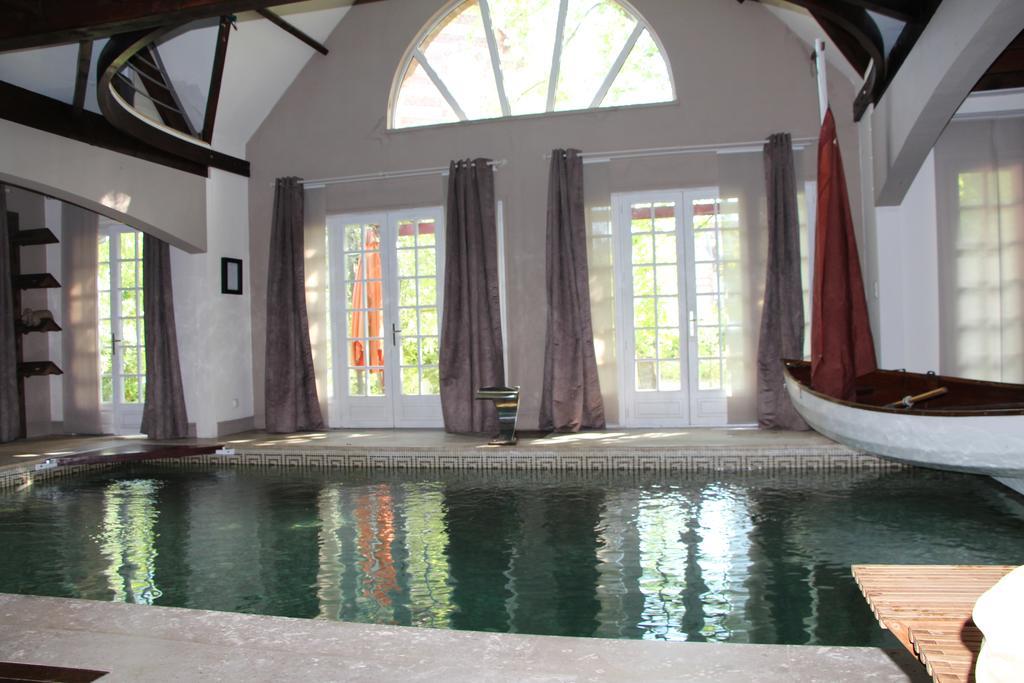 Les Jardins Carnot Hotel Compiegne Room photo